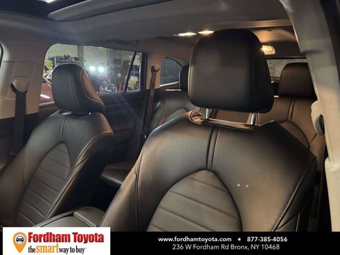 Used 2025 Toyota Highlander XLE image 18