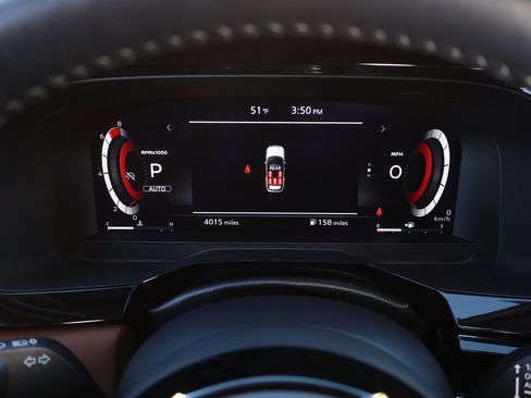 Used 2024 Nissan Pathfinder Platinum image 17