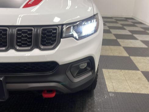 Used 2025 Jeep Compass Trailhawk AWD/4WD image 26