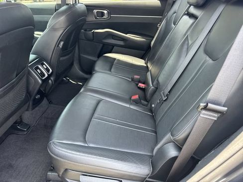 Used 2024 Kia Sorento S FWD image 20