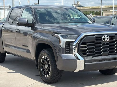 Used 2022 Toyota Tundra SR5 w/ TRD Off-Road Premium Package AWD/4WD image 7