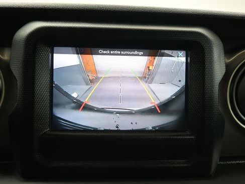 Used 2019 Jeep Wrangler Unlimited Sport S image 16