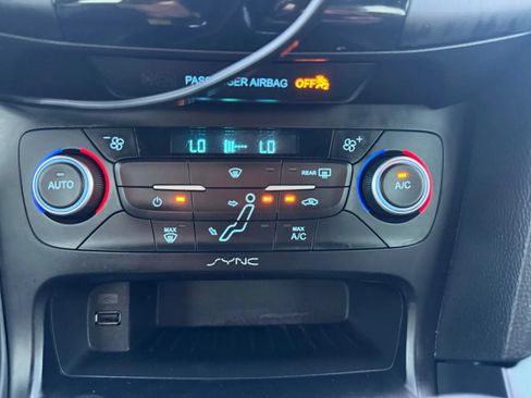 Used 2017 Ford Focus ST w/ Equipment Group 401A FWD image 39
