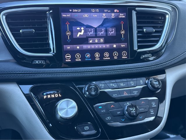 Used 2018 Chrysler Pacifica Limited w/ Advanced Safetytec Group FWD image 34