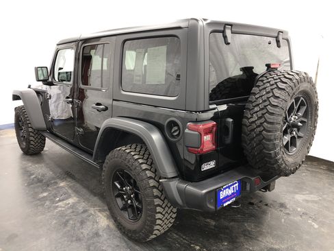 Used 2024 Jeep Wrangler Willys image 5