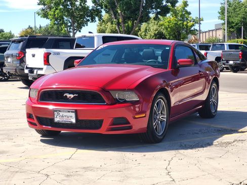 Used 2013 Ford Mustang Premium w/ Comfort Pkg RWD image 4