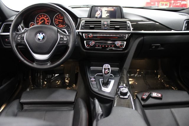 Used 2016 BMW 328i xDrive Wagon AWD/4WD image 2