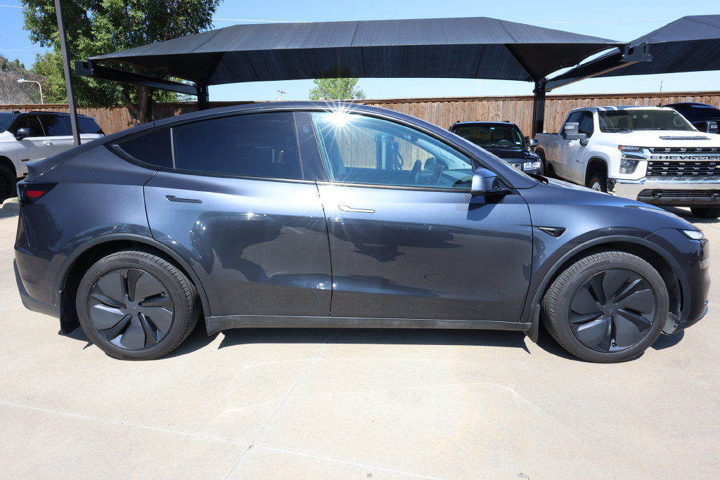 Used 2026 Tesla Model Y Long Range AWD/4WD image 4