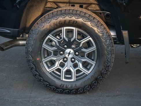New 2026 Chevrolet Colorado Z71 w/ Technology Package AWD/4WD image 11
