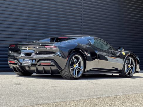 Used 2024 Ferrari 296 GTS RWD image 8