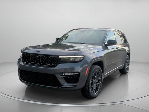 Used 2025 Jeep Grand Cherokee Summit w/ Obsidian Package AWD/4WD image 11