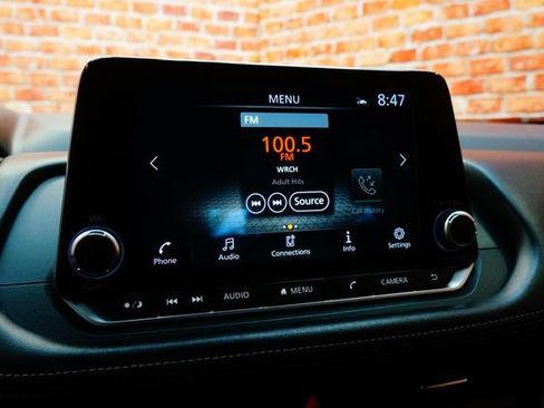 Certified 2025 Nissan Rogue SV AWD/4WD image 18