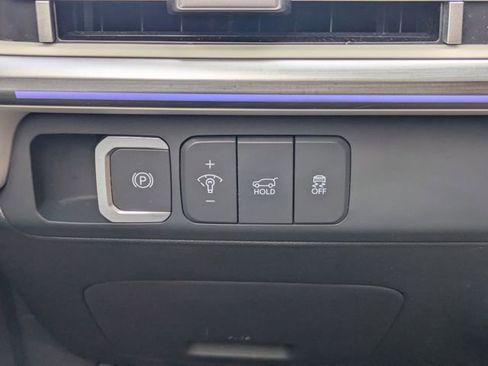 Used 2025 Hyundai Santa Fe Limited image 29