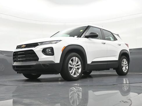 Used 2023 Chevrolet TrailBlazer LS FWD image 23