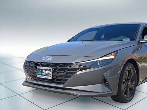 Used 2023 Hyundai Elantra Blue FWD image 9