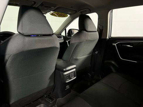 Certified 2024 Toyota RAV4 XLE FWD image 21