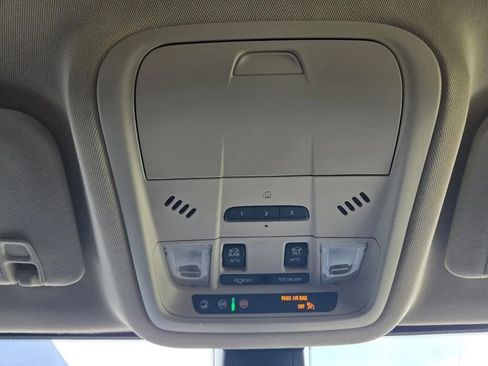 Used 2022 GMC Acadia Denali w/ Denali Technology Package image 20