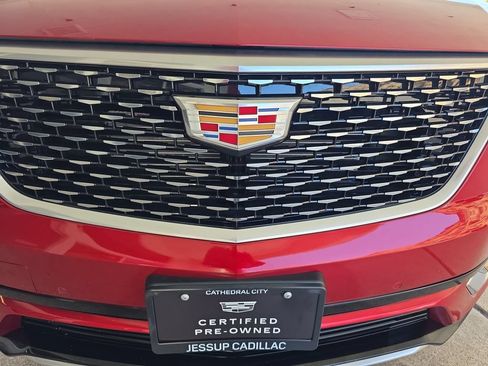 Used 2023 Cadillac XT6 Premium Luxury w/ LPO, Premium Carpet Package FWD image 32