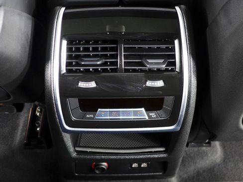 Used 2024 BMW X7 M60i w/ M Sport Professional Package image 24