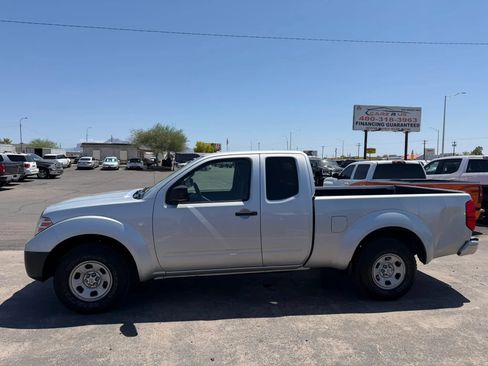Used 2013 Nissan Frontier S RWD image 4