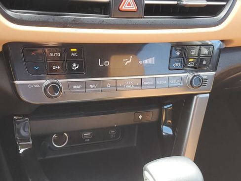 Certified 2024 Kia Seltos EX AWD/4WD image 27