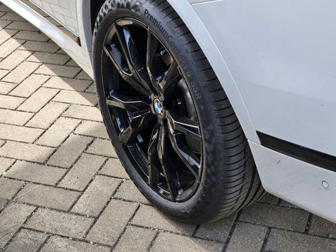 Certified 2024 BMW X7 xDrive40i w/ M Sport Package image 10