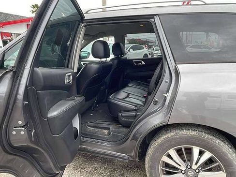 Used 2017 Nissan Pathfinder SL FWD image 9