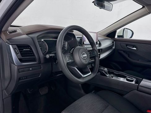 Used 2023 Nissan Rogue SV image 14