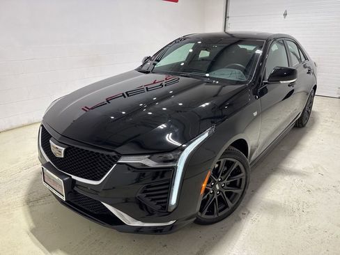 Used 2025 Cadillac CT4 Sport image 2