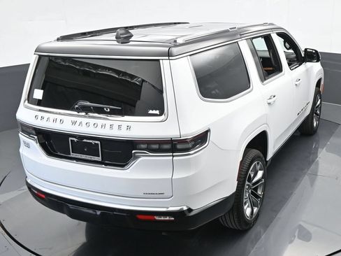 Used 2024 Jeep Grand Wagoneer Series III AWD/4WD image 45