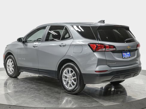 Used 2024 Chevrolet Equinox LS w/ LS Convenience Package FWD image 4