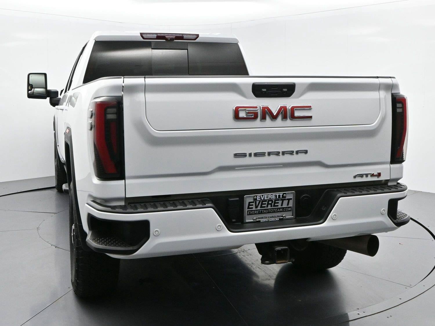 Used 2024 GMC Sierra 2500 AT4 w/ AT4 Premium Plus Package AWD/4WD image 6