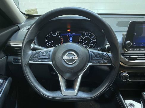 Used 2023 Nissan Altima 2.5 SV image 15