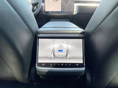Used 2024 Tesla Model S AWD/4WD image 31
