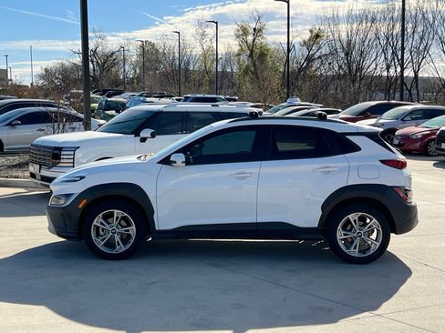 Used 2022 Hyundai Kona SEL w/ Convenience Package image 6