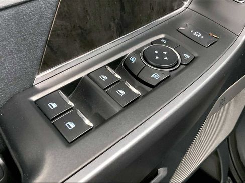 New 2025 Ford F250 Lariat w/ Lariat Ultimate Package image 17