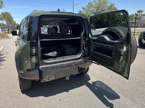 New 2026 Land Rover Defender 110 S AWD/4WD image 11