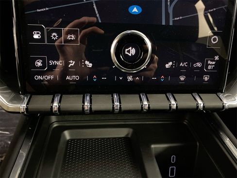 Used 2025 GMC Acadia Elevation w/ Black Edition image 19