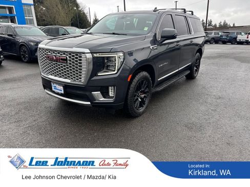 Used 2022 GMC Yukon XL Denali image 1