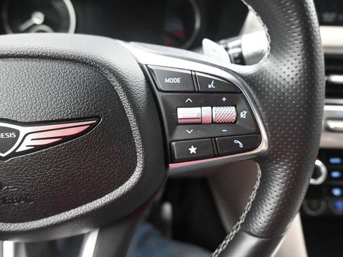 Used 2025 Genesis G70 2.5T image 17