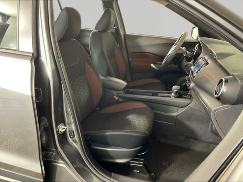 Used 2024 Nissan Kicks SR FWD image 28