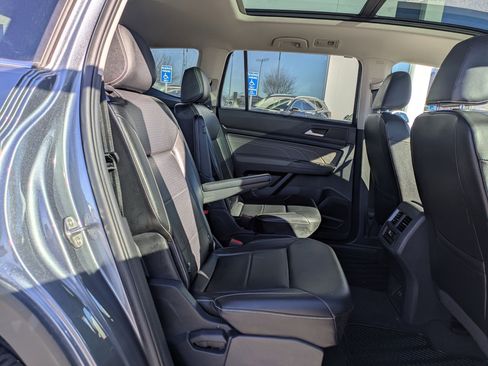 Used 2022 Volkswagen Atlas SE w/ Panoramic Sunroof Package image 32