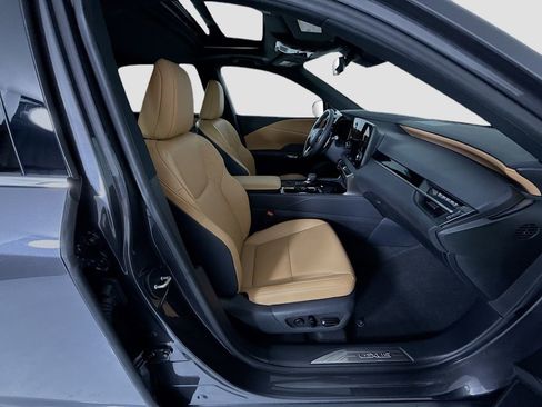 Used 2025 Lexus RX 350 FWD w/ Accessory Package image 20