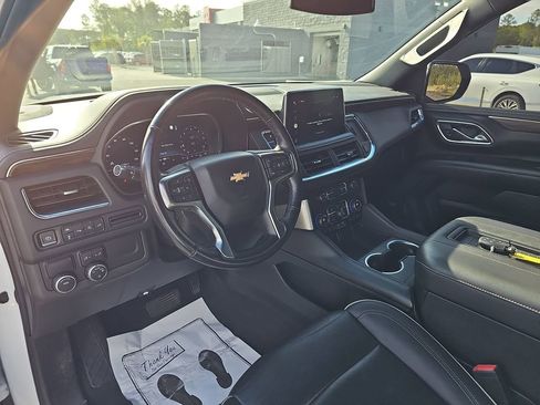 Used 2022 Chevrolet Suburban Premier RWD image 21