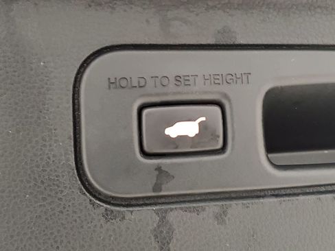 Certified 2023 Honda Pilot TrailSport image 24