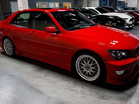 Used 2002 Lexus IS 300 image 2