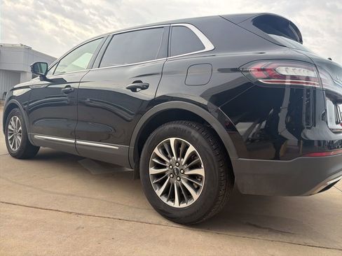 Used 2023 Lincoln Nautilus Reserve image 4