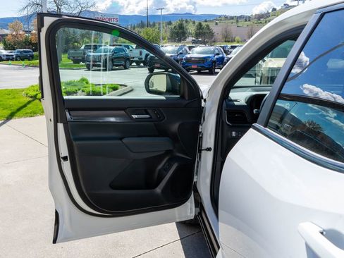 New 2026 GMC Terrain AT4 w/ LPO, Floor Liner Package AWD/4WD image 15