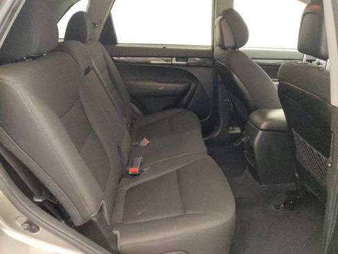 Used 2014 Kia Sorento LX AWD/4WD image 19