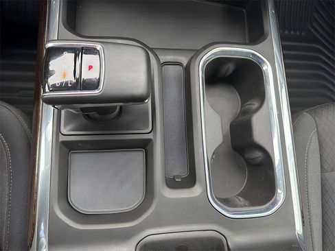 Used 2023 GMC Sierra 1500 Elevation image 17